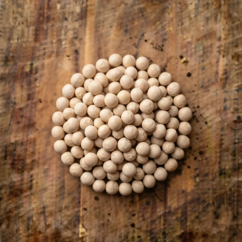 Dried white peas (safed vatana)
