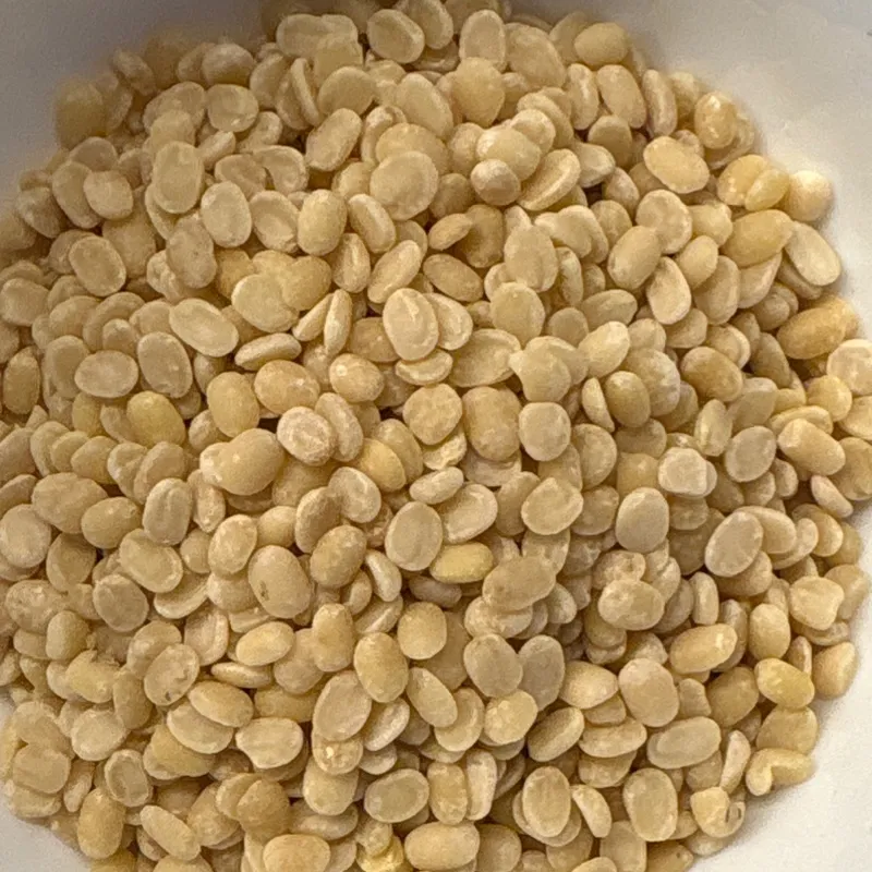 Urad dal (split black gram, skinned)